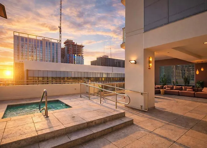 Downtown Phx Retreat Pool Gym Balcony Views *