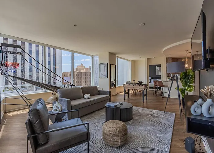 Downtown Phx Retreat Pool Gym Balcony Views