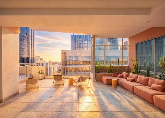 Downtown Phx Retreat Pool Gym Balcony Views Apartment Phoenix