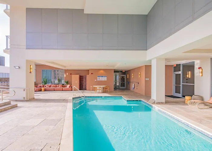 Downtown Phx Retreat Pool Gym Balcony Views Apartamento
